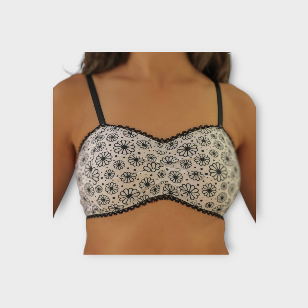 Feel confident and comfortable in our patterned daisy winter everyday  bralette and matching lace trim- perfect for any activity.  Browse our collection of stylish patterned and  plain bralettes and find your perfect underwear fit today.