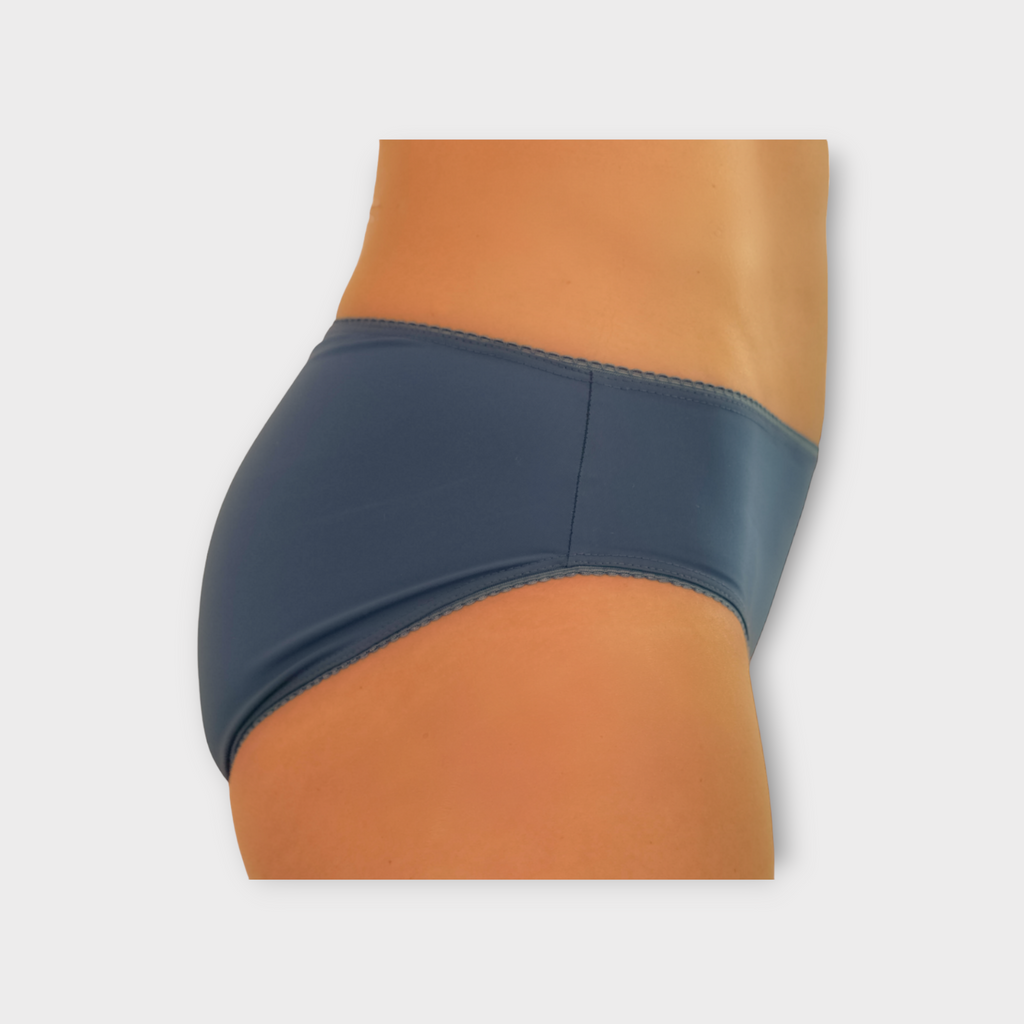 Feel confident and comfortable in our plain navy briefs and bralette perfect for everyday living. Browse our collection of Stylish briefs and bralettes and underwear and find your perfect style and colourings today.